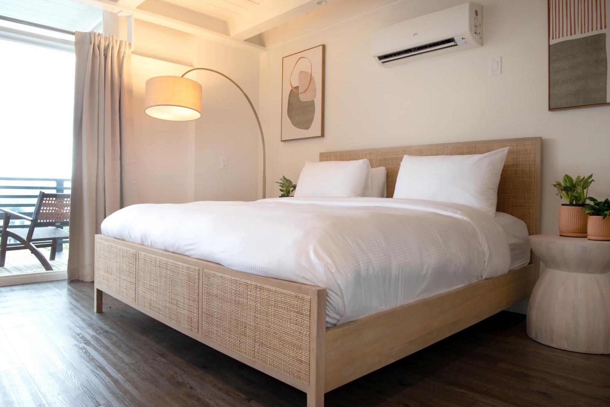 Hotel Hollywood Hills 3*